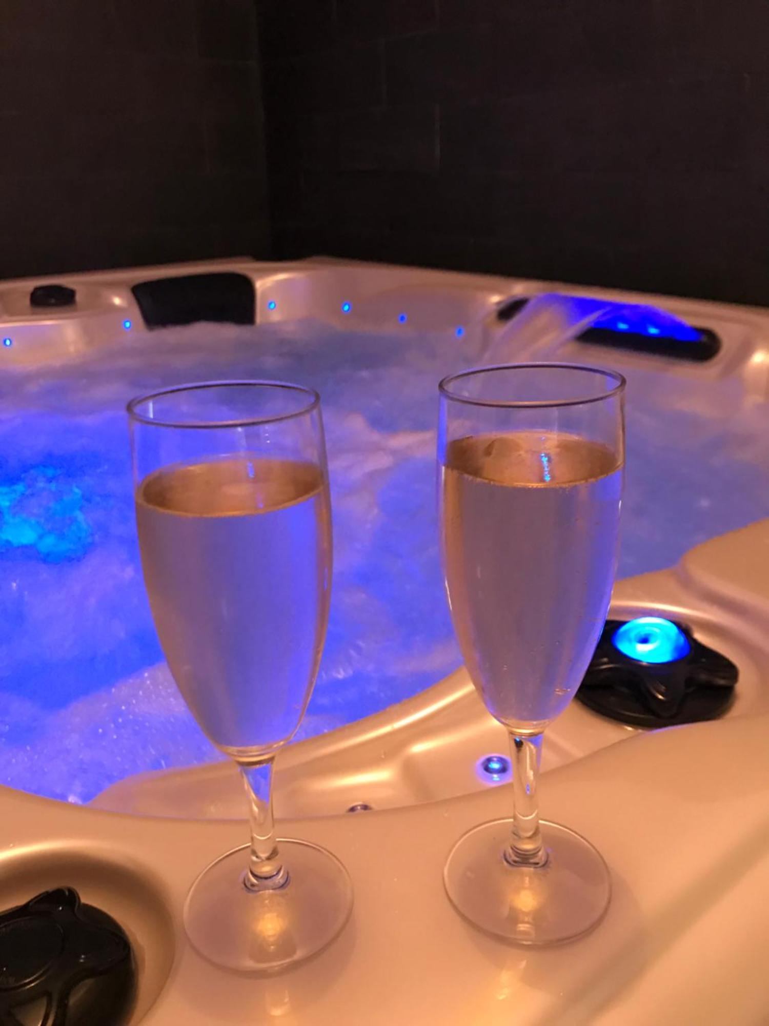 Le Relais De La Hardiesse 6Km Mont St Michel - Chambres Doubles - Suite Spa Privatif Courtils Zewnętrze zdjęcie