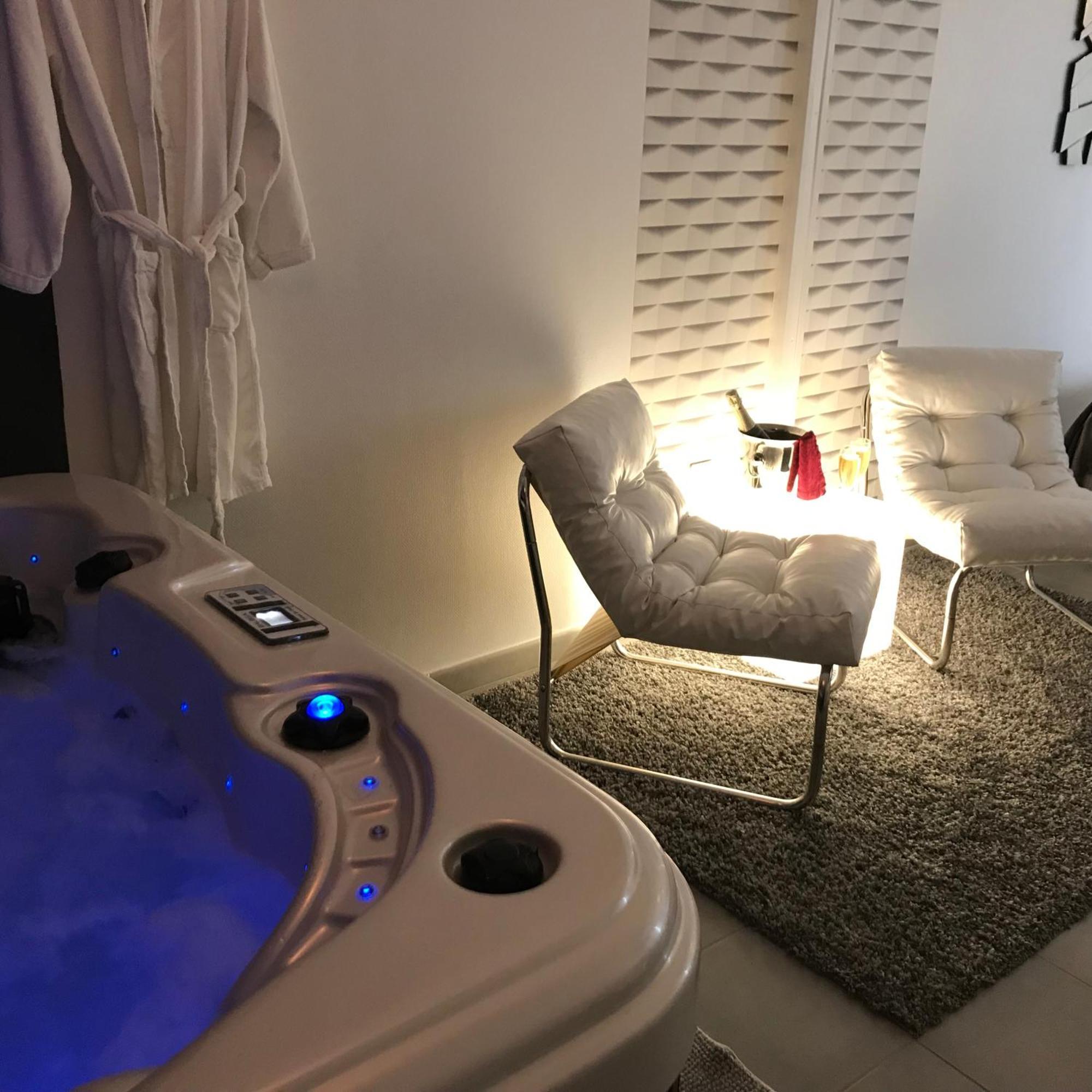 Le Relais De La Hardiesse 6Km Mont St Michel - Chambres Doubles - Suite Spa Privatif Courtils Pokój zdjęcie